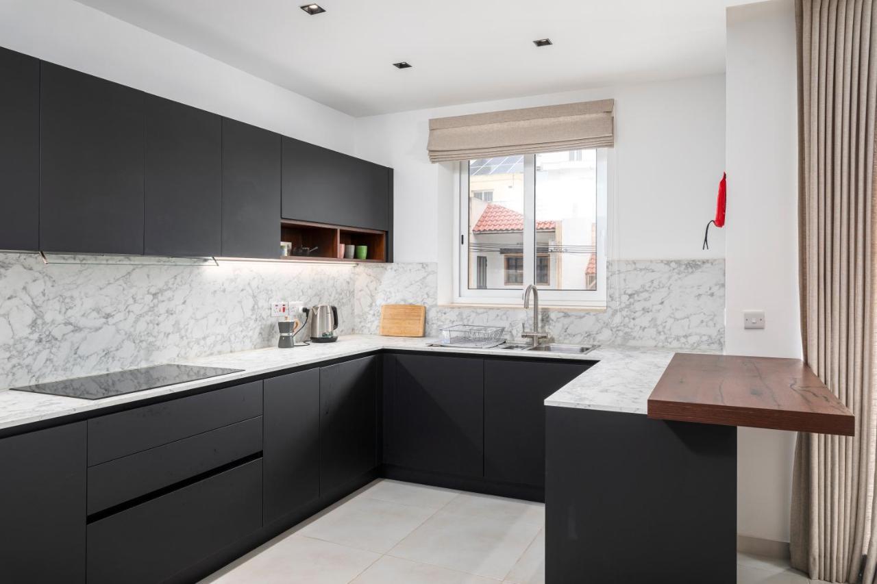 Modern 3Br Stylish Apartment With Large Balcony - Close To St Julians And St Georges Bay Is-Swieqi Kültér fotó