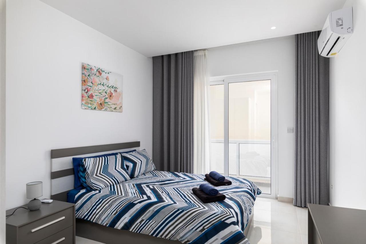 Modern 3Br Stylish Apartment With Large Balcony - Close To St Julians And St Georges Bay Is-Swieqi Kültér fotó