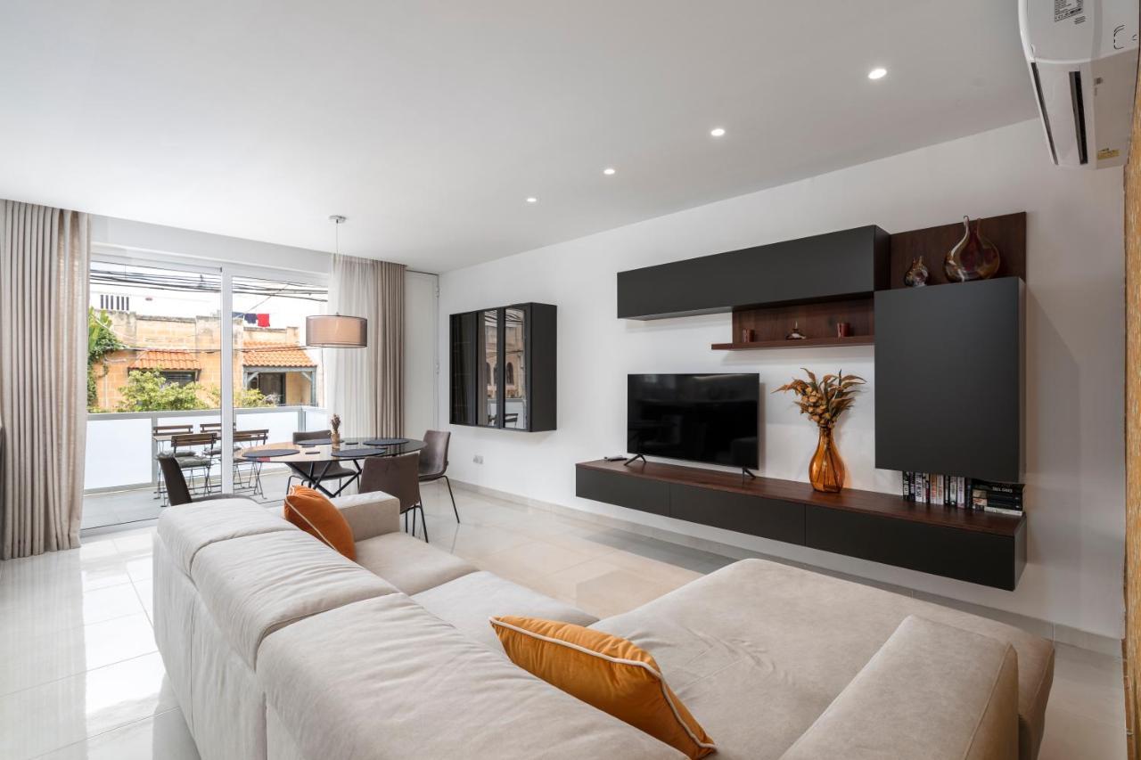 Modern 3Br Stylish Apartment With Large Balcony - Close To St Julians And St Georges Bay Is-Swieqi Kültér fotó
