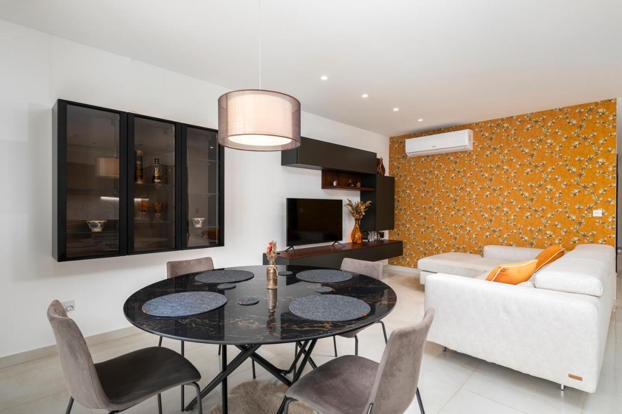Modern 3Br Stylish Apartment With Large Balcony - Close To St Julians And St Georges Bay Is-Swieqi Kültér fotó