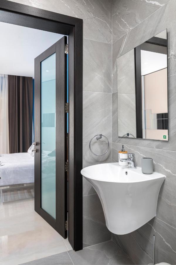Modern 3Br Stylish Apartment With Large Balcony - Close To St Julians And St Georges Bay Is-Swieqi Kültér fotó